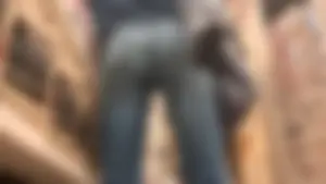 Cute Ass in Tight Jeans Bending Over (OC)