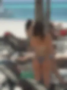 Bikini babe at the beach with nice tits and ass