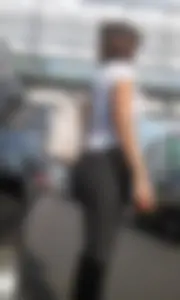 Big booty mature lady in patterned leggings