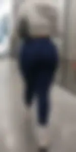 Breathtaking blonde German bimbo PAWG (BBL?) in navy leggings