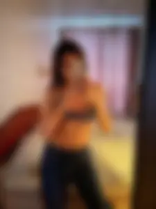 Hot and fit yoga girl selfies