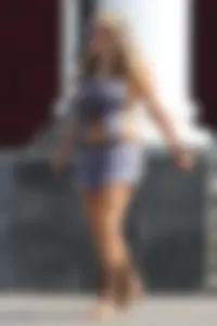 Sexy candid chick wearing a hot outfit street creepshots gallery