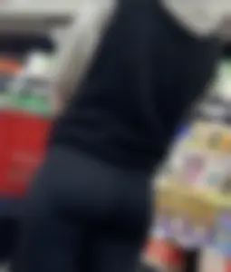 Petite Latina with fit ass in leggings