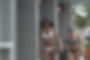Candid Florida beach and bikini girls
