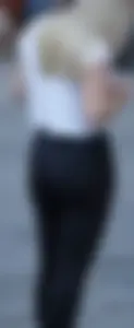 Thick blonde with big booty in Nike leggings showing vtl