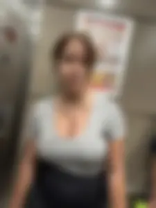 PREGNANT MILF WITH HUGE POKIES