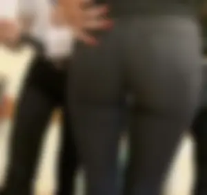 Amazing candid blonde wearing VERY tight cameltoe black jeans