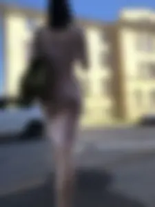 Amazing candid chick wearing a dress, VPL and glimpses of her ass through the fabric
