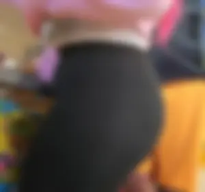 Hood PAWG in shiny black leggings