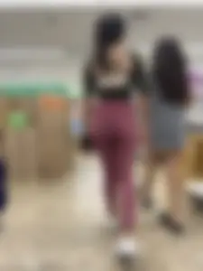 Slim latina shopping and squatting (oc)