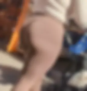 Couple Latinas with booties (OC)