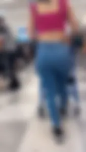 Milf nice ass in jeans