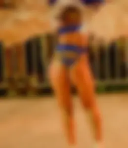 Sexy lady with a nice ass dressed up while dancing