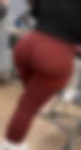 Beautiful huge shapely latina ass leggings