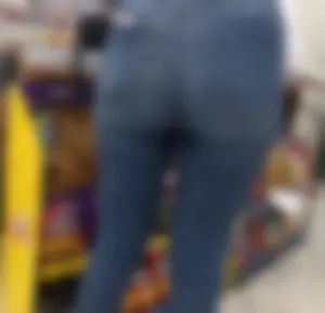 Amazing girl bubble butt in tights jeans