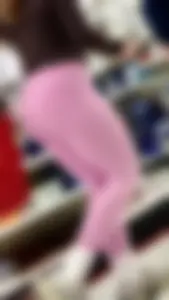 Target MILF in Pink Leggings