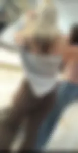 Blonde w nice ass in skin tight leggings