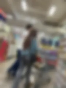 Brunette w/ bubble in grey leggings [OC]