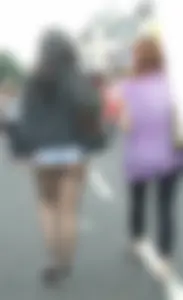 Candid cunny brunette in pantyhose and shorts showing her ass cheeks