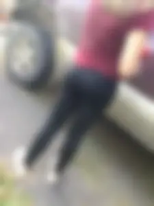 Great teen ass in leggings creepshots by the car