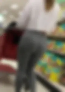Sexy lady shopping at Target with a big ass in grey leggings