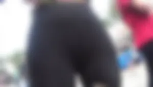 Sexy girl with a nice ass in leggings showing vpl and crotch up close