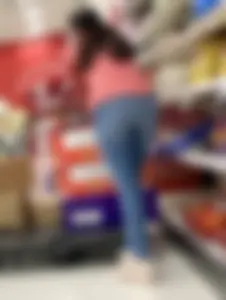 Perky Brunette in tight Jeans