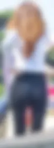Girl With Amazing Hot Ass Pulling Up Her Yoga Pants on the Street Hot Candid Pics