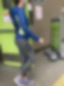 Fit woman donates