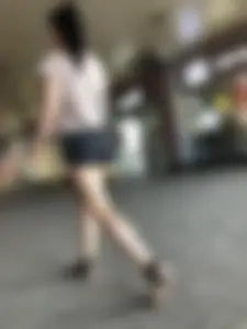 Awesome candid chick wearing mini shorts, perfect long pale legs