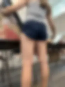 College girl’s shorts are way too tight