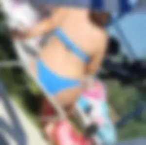 Prego-MILF-bikini, all in one!