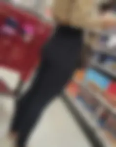 Sexy Fit Blonde - Tight Petite Booty
