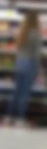 Hot booty in tight blue jeans of a candid girl at the supermarket creepshots