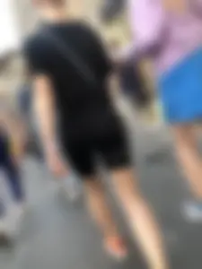 Candid street girl with great booty on spandex and hot legs