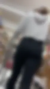 Slim brunette crop top. O/C
