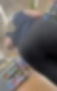 Bubble butt in leggings