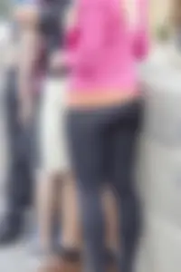 Blonde chicks ass in tight leggings