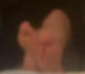 Milf's feet closeups