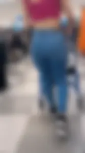 Milf nice ass in jeans