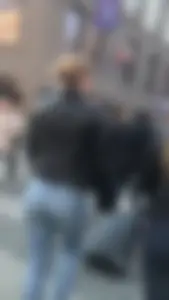 Candid babe with a nice ass in tight jeans