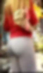 Blonde + gray leggings =