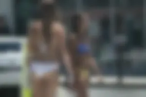Even more hot and sexy bikini babes in Florida