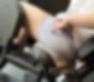 Nice legs in gym spread wide open