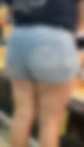 CraZ PHAT ASS LATINA IN TIGHT JEAN SHORTS( first post