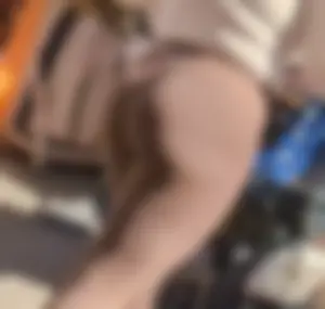 Couple Latinas with booties (OC)
