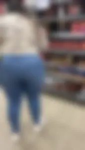 Sloppy wide hip Indian with ass crack showing