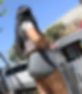 Curvy Latina  Gray shorts (Faceshot , Cameltoe)