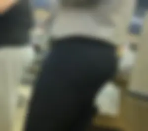 Colombian Latina with nice ass in leggings (VPL)