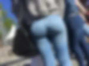Craziest ass in super tight jeans! (Not OC)